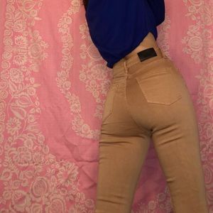 Never worn before high waist khaki skinny jean.